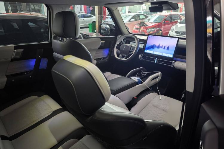 Used iCAR 03 2024 501km Four-wheel Drive Long-range Intelligent Driving Edition Interior 2