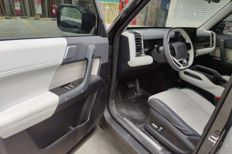 Used iCAR 03 2024 401km Two-Wheel Drive Standard Advanced Version Interior 3