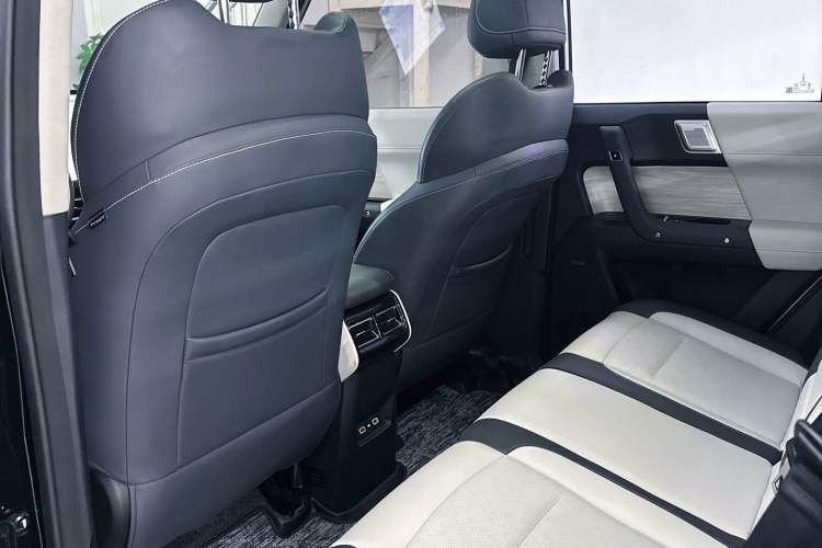 Used iCAR 03 2024 472km Four-Wheel Drive Long-Range Version Interior 5