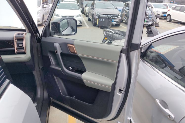 Used iCAR 03 2024 501km Two-Wheel Drive Long-Range Yuechao Edition Interior 5