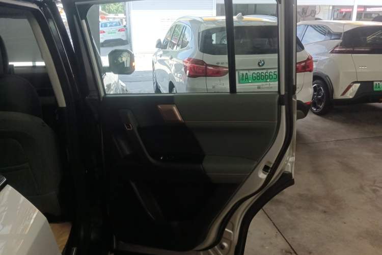 Used iCAR 03 2024 501km Range Two-Wheel Drive Long-Range Smart Trend Edition Interior 6