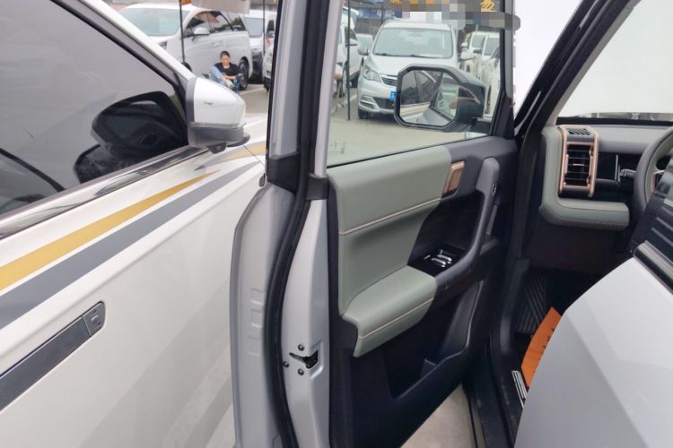 Used iCAR 03 2024 501km Two-Wheel Drive Long-Range Yuechao Edition Interior 7