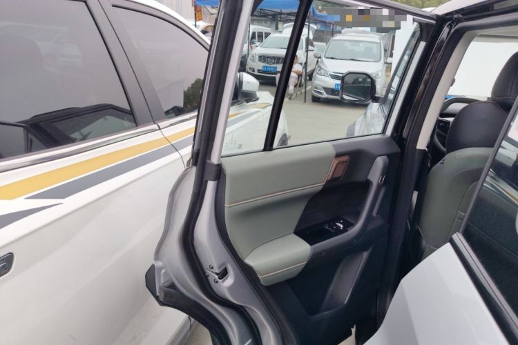Used iCAR 03 2024 501km Two-Wheel Drive Long-Range Yuechao Edition Interior 8