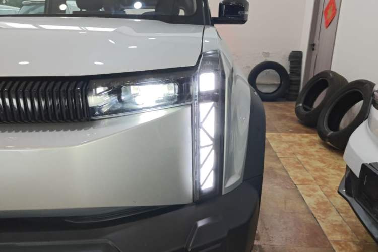 Used iCAR 03 2024 401km Two-Wheel Drive Standard Advanced Version Left Front Headlight