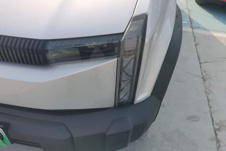 Used iCAR 03 2024 472km Four-Wheel Drive Long-Range Intelligent Advanced Version Left Front Headlight