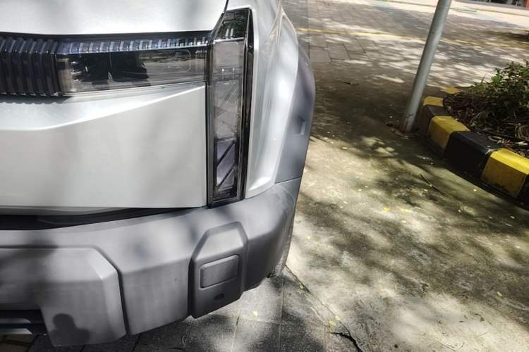 Used iCAR 03 2024 501km Range Two-Wheel Drive Long-Range Smart Trend Edition Left Front Headlight
