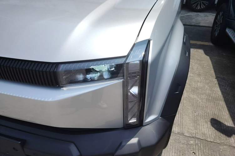 Used iCAR 03 2024 501km Two-Wheel Drive Long-Range Version Left Front Headlight