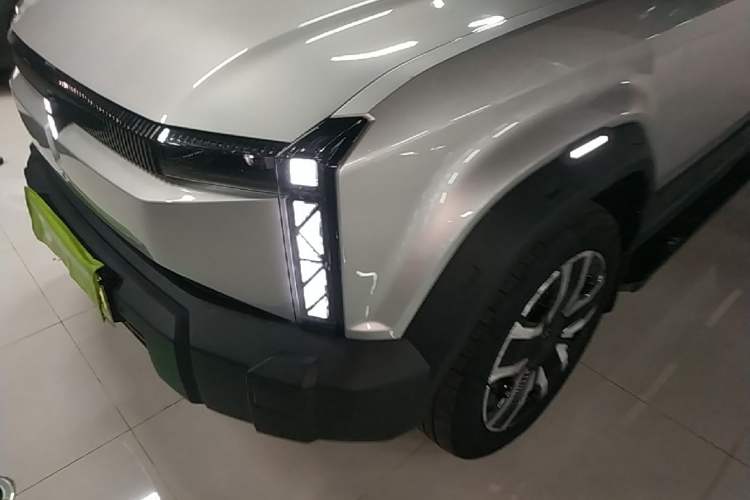 Used iCAR 03 2024 472km Four-wheel Drive Long-Range Yuechao Edition Left Front Headlight