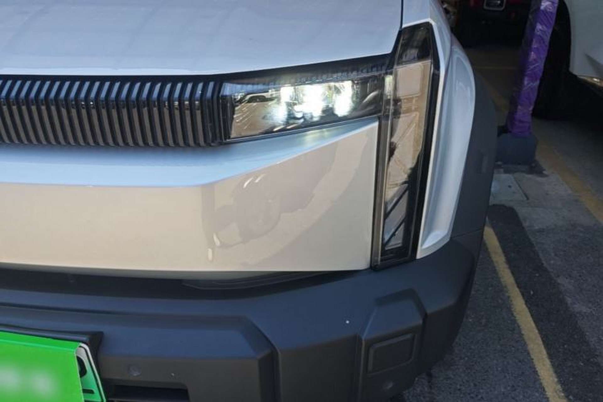 Used iCAR 03 2024 401km Two-Wheel Drive Standard Advanced Version Left Front Headlight