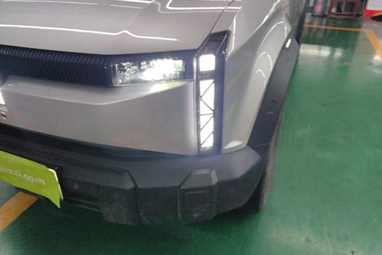 Used iCAR 03 2024 401km Two-Wheel Drive Standard Advanced Version Left Front Headlight