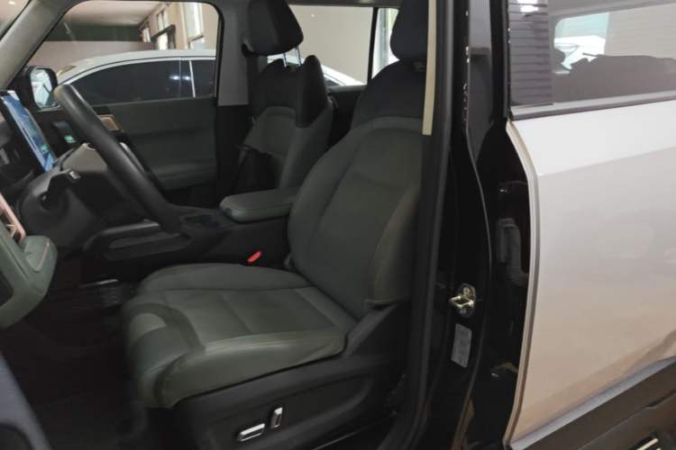 Used iCAR 03 2024 401km Two-Wheel Drive Standard Advanced Version Left Front Seat