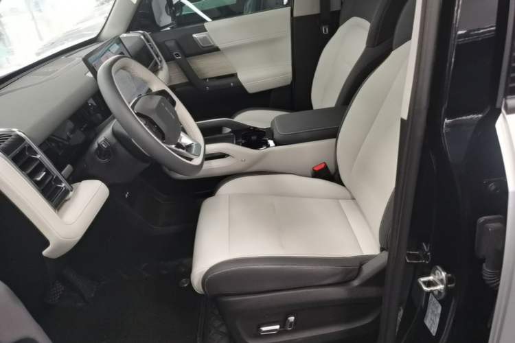 Used iCAR 03 2024 401km Two-Wheel Drive Standard Advanced Version Left Front Seat
