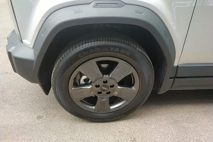 Used iCAR 03 2024 401km Two-Wheel Drive Standard Advanced Version Left Front Wheel Hub