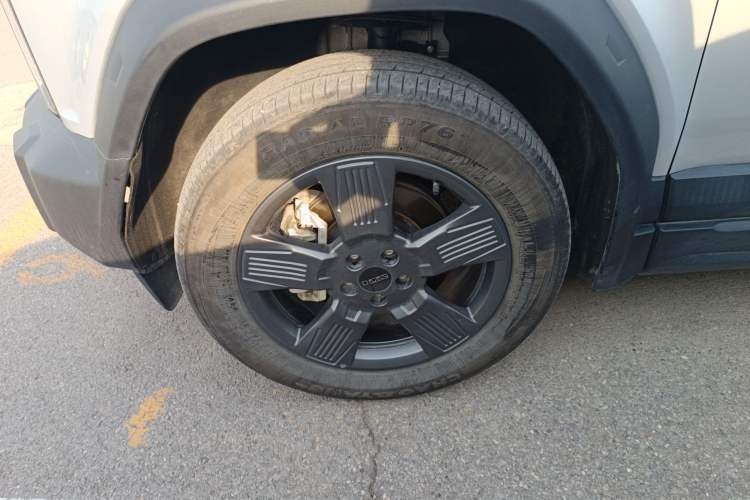 Used iCAR 03 2024 401km Two-Wheel Drive Standard Advanced Version Left Front Wheel Hub