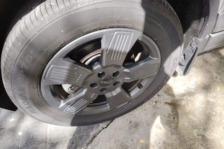 Used iCAR 03 2024 501km Range Two-Wheel Drive Long-Range Smart Trend Edition Left Front Wheel Hub