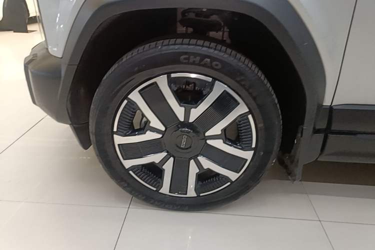 Used iCAR 03 2024 501km Four-wheel Drive Long-Range Advanced Version Left Front Wheel Hub