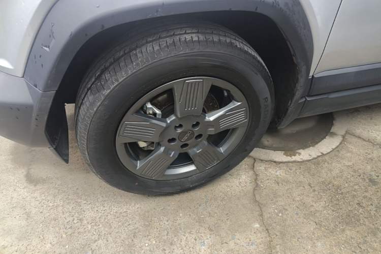 Used iCAR 03 2024 401km Range Two-Wheel Drive Standard Yuechao Version Left Front Wheel Hub
