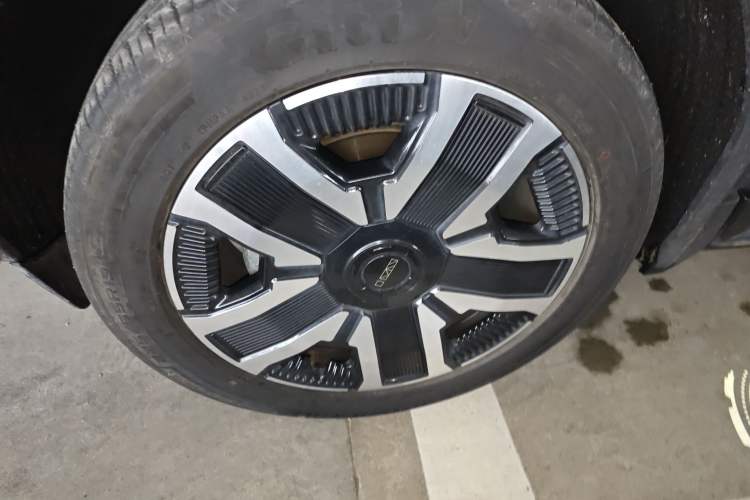 Used iCAR 03 2024 501km Four-wheel Drive Long-range Intelligent Driving Edition Left Front Wheel Hub