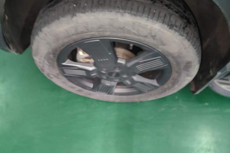Used iCAR 03 2024 401km Two-Wheel Drive Standard Advanced Version Left Front Wheel Hub