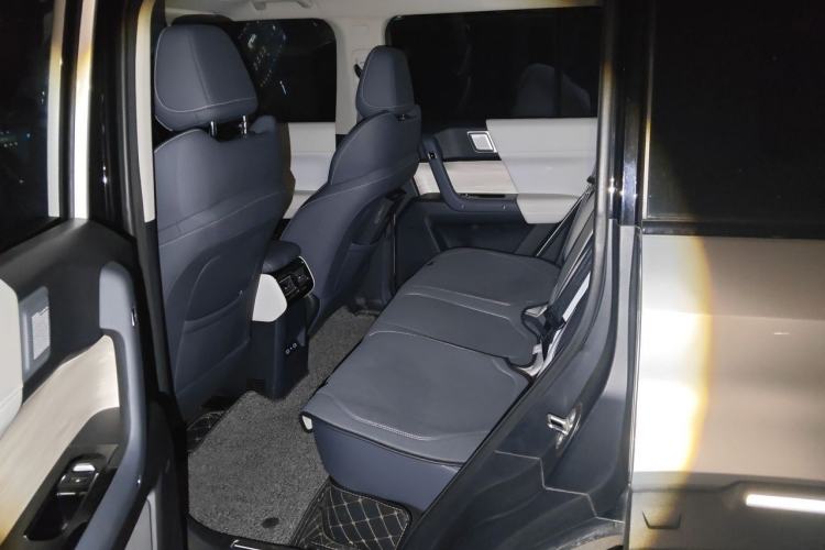 Used iCAR 03 2024 472km Four-Wheel Drive Long-Range Version Left Rear Seat
