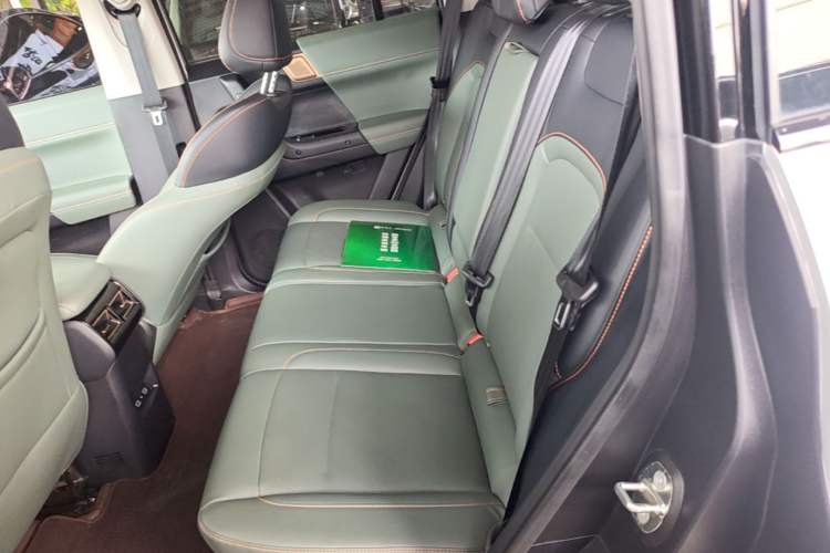 Used iCAR 03 2024 472km Four-Wheel Drive Long-Range Version Left Rear Seat