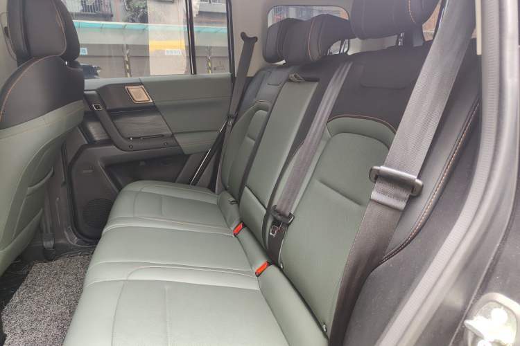 Used iCAR 03 2024 501km Two-Wheel Drive Long-Range Yuechao Edition Left Rear Seat