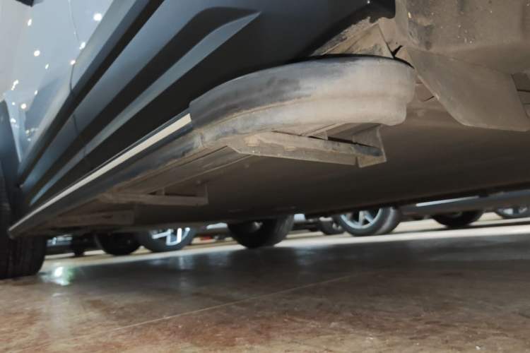 Used iCAR 03 2024 401km Two-Wheel Drive Standard Advanced Version Left Side Sill