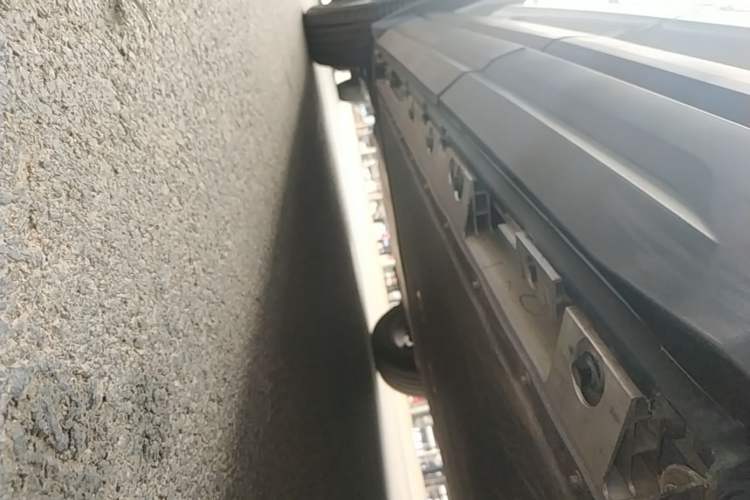 Used iCAR 03 2024 401km Two-Wheel Drive Standard Advanced Version Left Side Sill