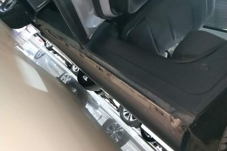 Used iCAR 03 2024 501km Two-Wheel Drive Long-Range Version Left Side Sill