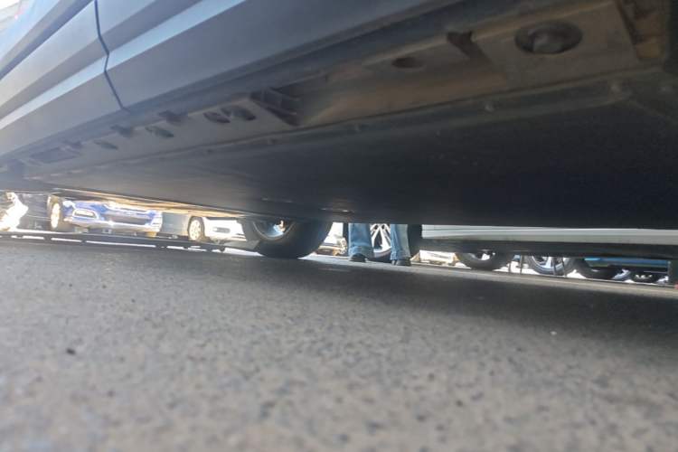 Used iCAR 03 2024 401km Two-Wheel Drive Standard Advanced Version Left Side Sill