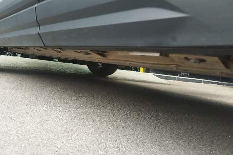 Used iCAR 03 2024 401km Two-Wheel Drive Standard Advanced Version Left Side Sill