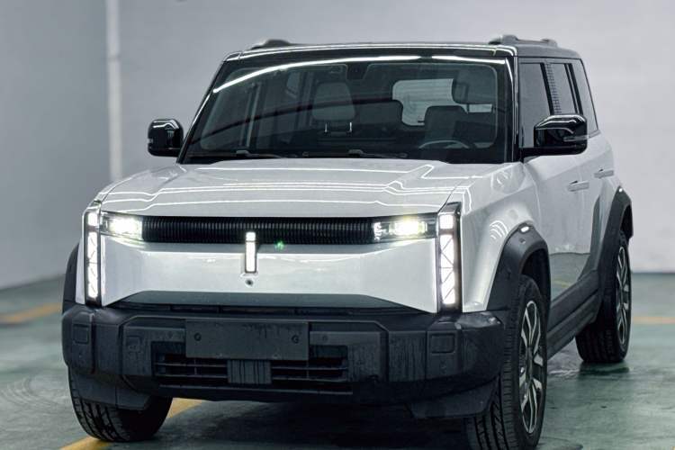 Used iCAR 03 2024 472km Four-Wheel Drive Long-Range Version Guazi used car, China used car export, Used car for sale, Used iCAR cars, Cheapest cars for sale, Electric vehicle, New energy car