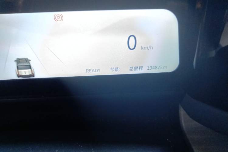 Used iCAR 03 2024 472km Four-Wheel Drive Long-Range Version Odometer Close Up