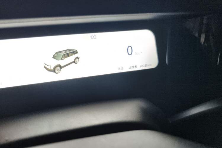 Used iCAR 03 2024 472km Four-Wheel Drive Long-Range Version Odometer Close Up