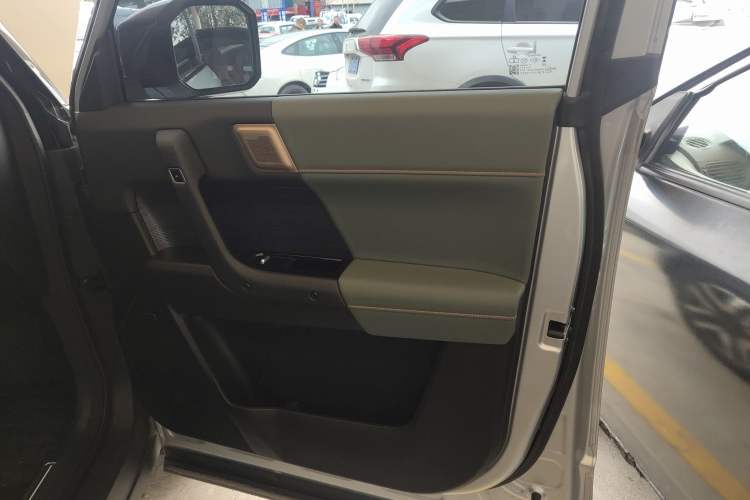 Used iCAR 03 2024 472km Four-Wheel Drive Long-Range Version Right Front Door Interior