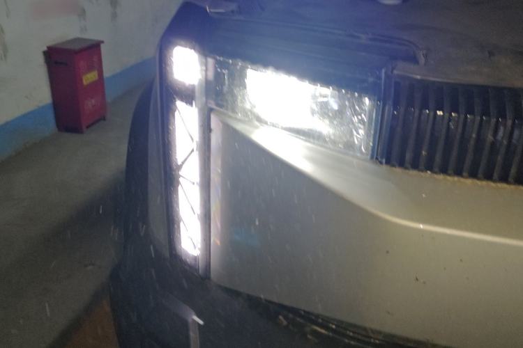 Used iCAR 03 2024 472km Four-Wheel Drive Long-Range Version Right Front Headlight