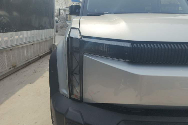 Used iCAR 03 2024 501km Four-wheel Drive Long-range Intelligent Driving Edition Right Front Headlight