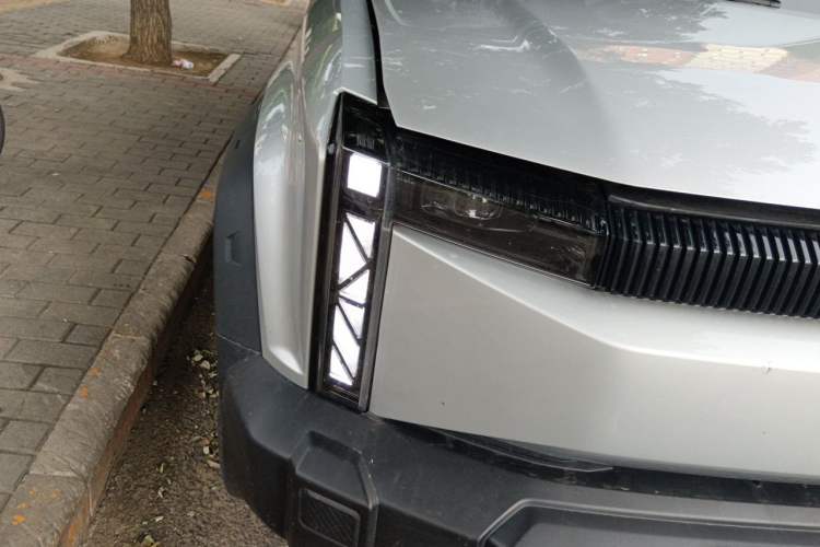 Used iCAR 03 2024 501km Four-wheel Drive Long-range Intelligent Driving Edition Right Front Headlight