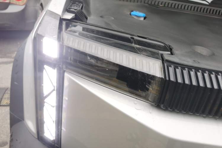 Used iCAR 03 2024 401km Two-Wheel Drive Executive Edition Right Front Headlight