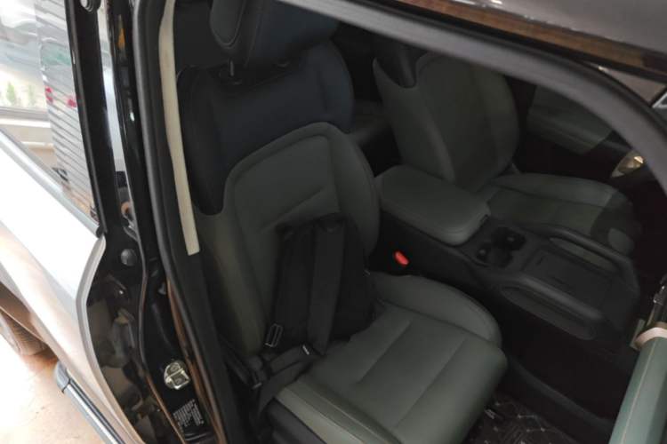 Used iCAR 03 2024 401km Two-Wheel Drive Standard Advanced Version Right Front Seat