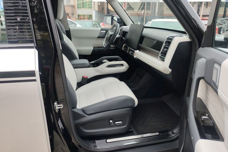 Used iCAR 03 2024 501km Four-wheel Drive Long-Range Advanced Version Right Front Seat