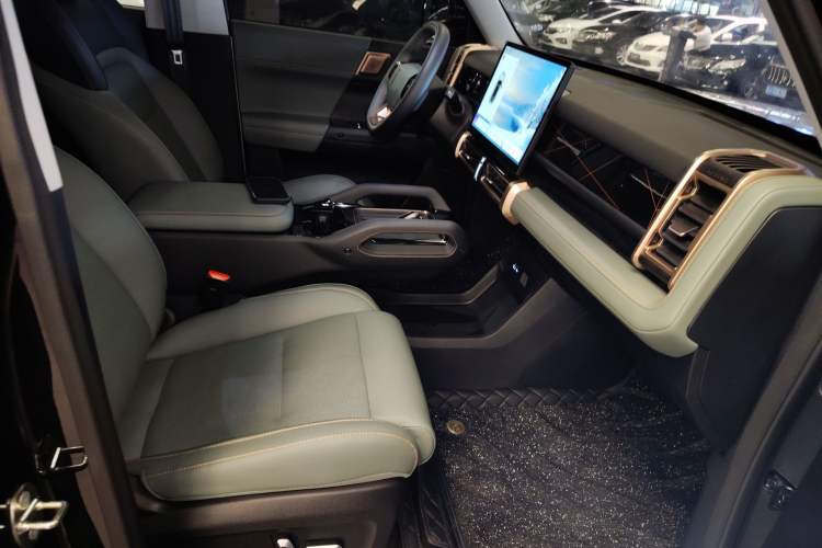 Used iCAR 03 2024 401km Range Two-Wheel Drive Standard Yuechao Version Right Front Seat