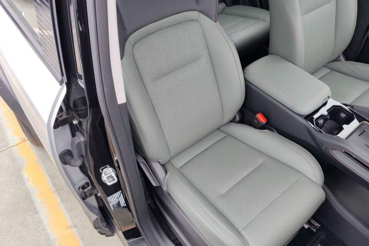 Used iCAR 03 2024 501km Two-Wheel Drive Long-Range Yuechao Edition Right Front Seat