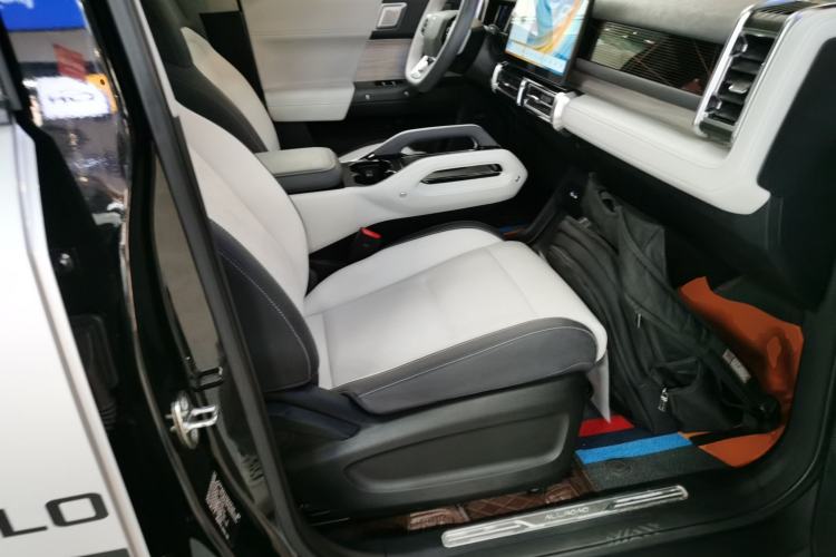 Used iCAR 03 2024 401km Two-Wheel Drive Standard Advanced Version Right Front Seat
