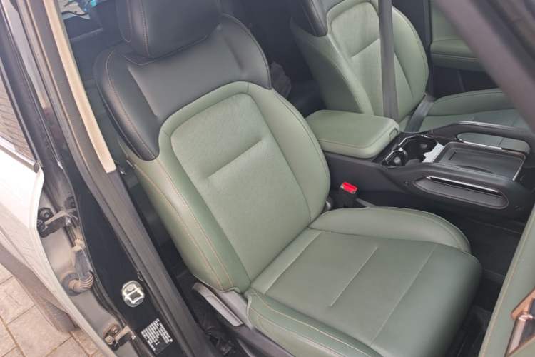 Used iCAR 03 2024 501km Two-Wheel Drive Long-Range Version Right Front Seat