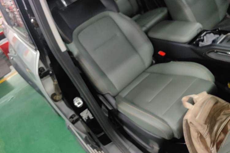 Used iCAR 03 2024 401km Two-Wheel Drive Standard Advanced Version Right Front Seat