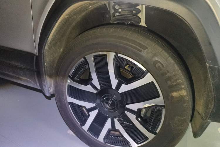 Used iCAR 03 2024 472km Four-Wheel Drive Long-Range Version Right Front Wheel Hub