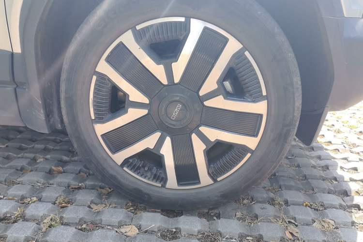 Used iCAR 03 2024 472km Four-Wheel Drive Long-Range Version Right Front Wheel Hub