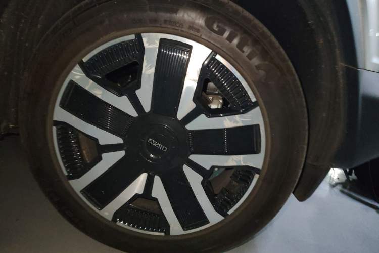 Used iCAR 03 2024 501km Four-wheel Drive Long-Range Advanced Version Right Front Wheel Hub