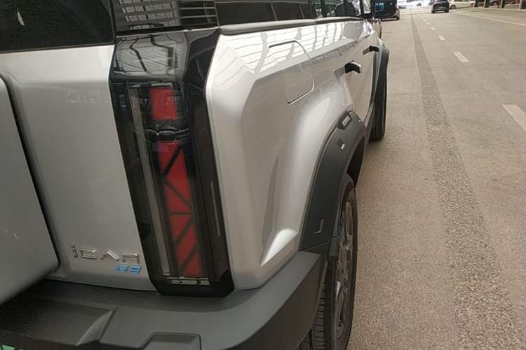 Used iCAR 03 2024 401km Two-Wheel Drive Standard Advanced Version Right Rear Taillight